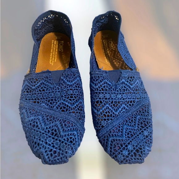 TOMS slip on shoes - Picture 1 of 4